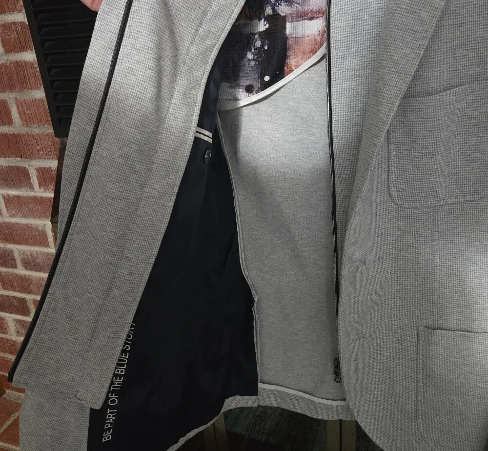 Men’s Light Gray Lightweight Sportcoat-Jacket- Blazer.  Fits like a 40 modern.